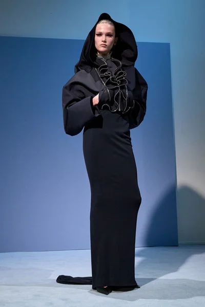 Look 24